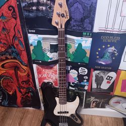 Squier J Bass