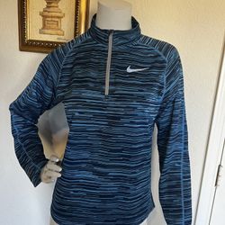 Nike sweatshirt/top size XL youth 