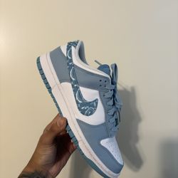 Nike Dunk 7.5 M / 9w