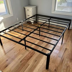 Zinus Bed Frame Brand New Never Used!! 