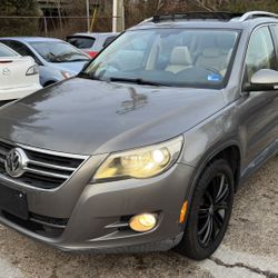 2009 VOLKSWAGEN TIGUAN SEL 4MOTION  FINANCING AVAILABLE THROUGH LENDERS! CLEAN CARFAX! CLEAN TITLE!  Just inspected 01/27 fully serviced , detailed! R