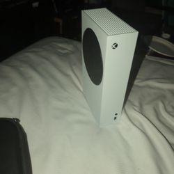Xbox S Series 1TB Storage With Controller Brand New 