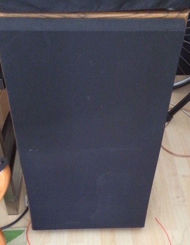 Realistic 1220 Pair Speakers