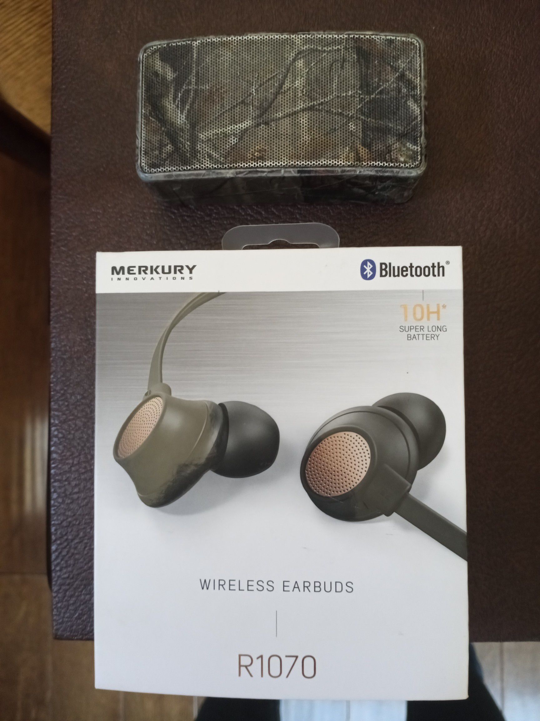 Mercury wireless bluetooth headphones with Real tree bluetooth speaker