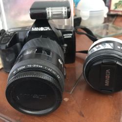 Vintage Minolta Maxxum 3000i  SLR film camera AF zoom 50mm zoom lens, 70-210mm lens, D 314i Flash