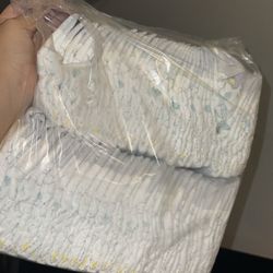 newborn diapers 