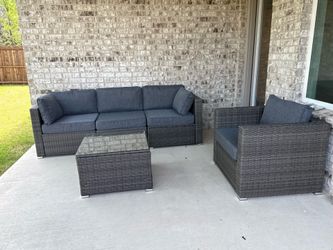 New inbox patio set (we finance and deliver)($54 down, (90 day no interest no credit check payment plan)