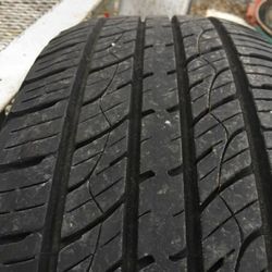 One Tire with great Tread 235/65 R 17