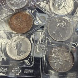 1988 & 1989 Canadian 1 oz 9999 Silver Maples original packaging $3 over spot.