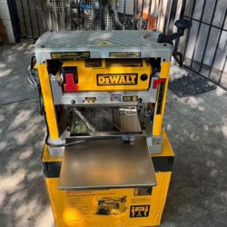 DEWALT 15 Amp Corded 12.5 in. Bench Planer