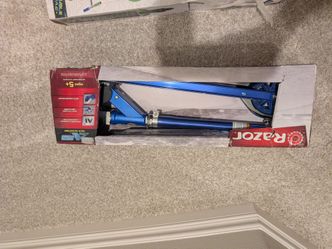 Brand new boxed Razor A125