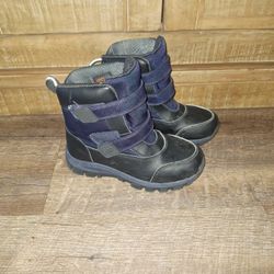 Kids Snow Boots Size 3