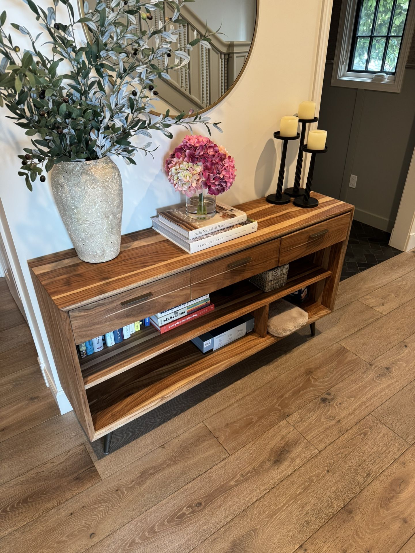 Entry Table - $300