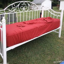 Ashley Furniture Daybed Mattress Included 