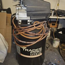 Trade Pro 30 Gal Verticle Air Compressure