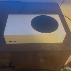 Xbox Series S (Two Controllers) (1st Come 1st Serve)