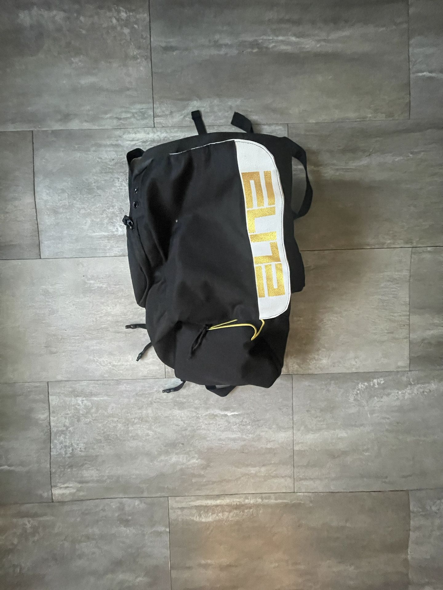 brand new nike elite bag