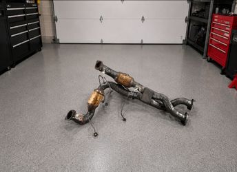 06 - 10 Jeep Grand Cherokee Srt8 6.1l Engine Exhaust Pipes Manifolds