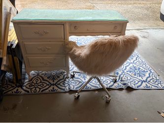 Desk – Great Condition