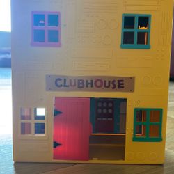 SMALL Cute Doll House Brings 4 Small Toys