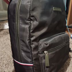 Tommy Hilfiger backpack never used originally 40$