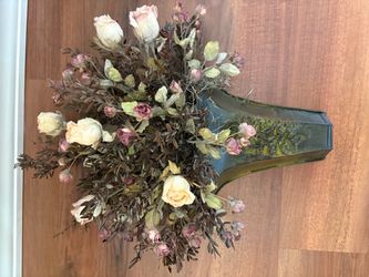 Metal wall vintage style flower vase with dried floral