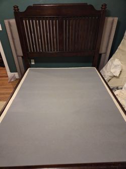 Queen size bed, headboard, foundation, real wood and Queen Size Mattress
