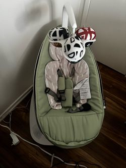 4Moms Mommaroo baby swing