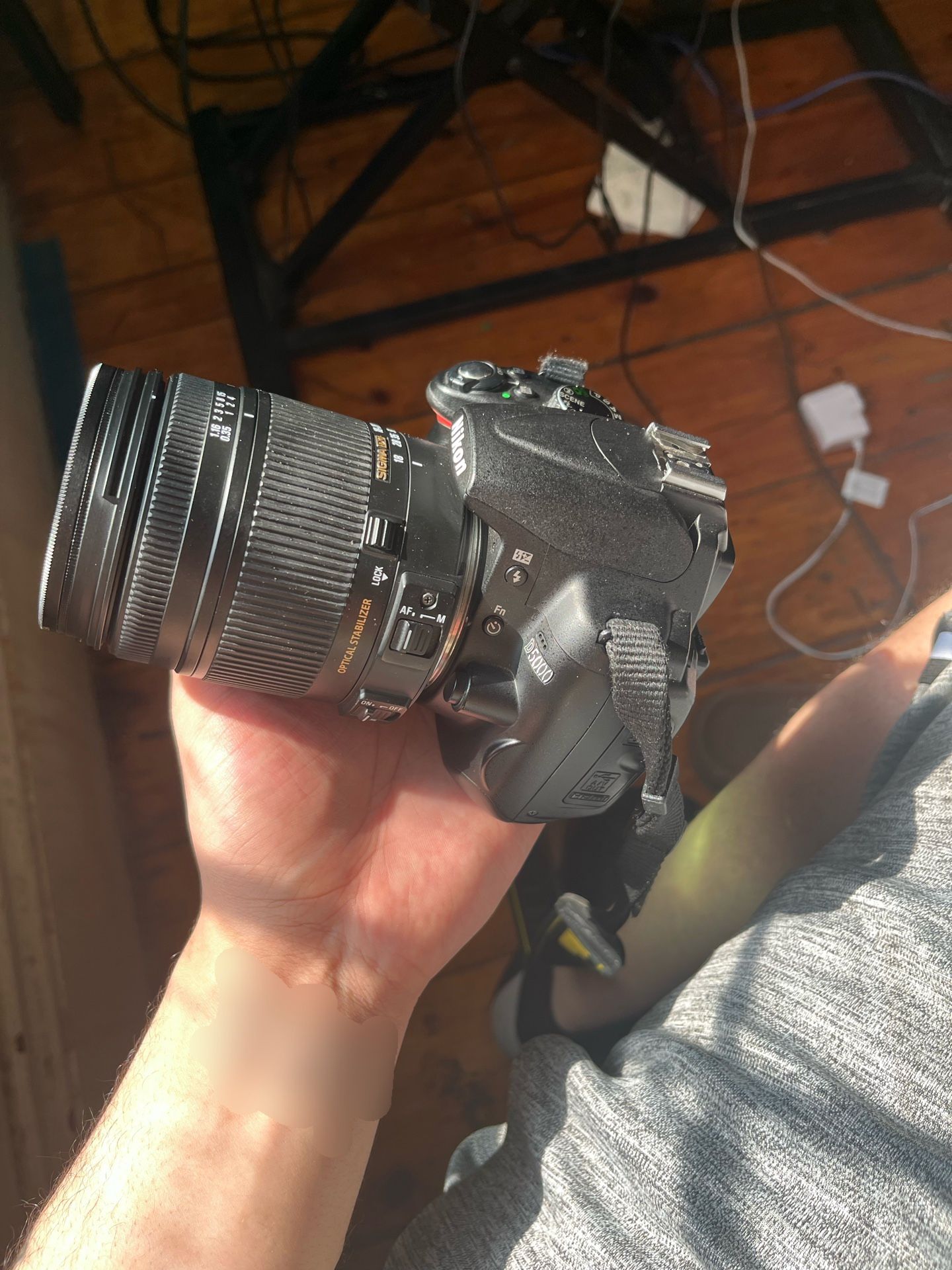 D5000 Nikon Camera With Lens