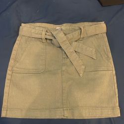 Green Teen Skirt Size Large 
