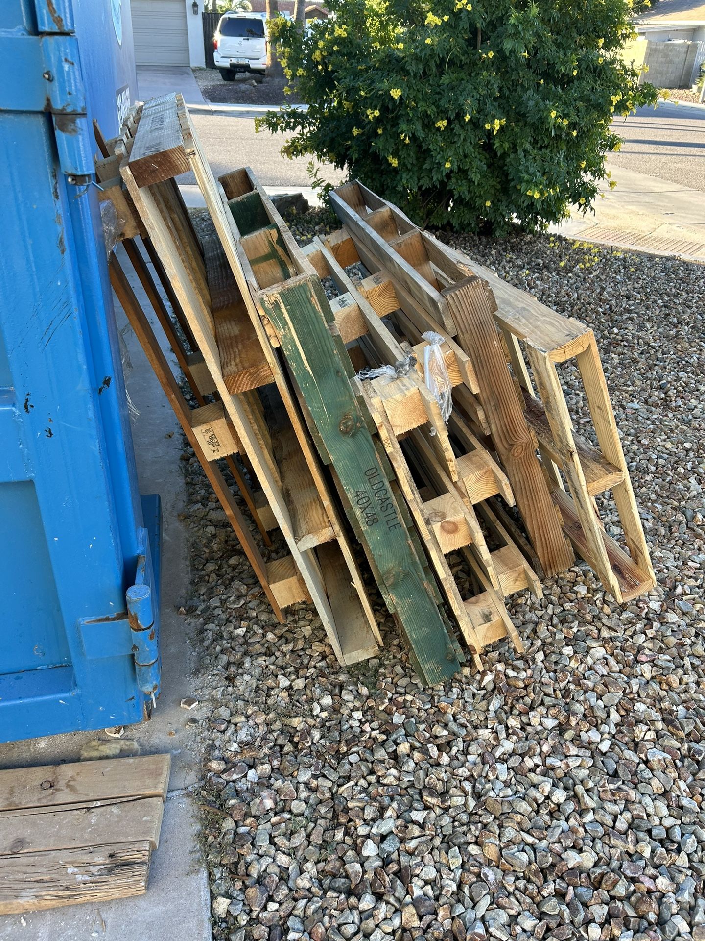 Free Free Assorted Size Wood Pallets
