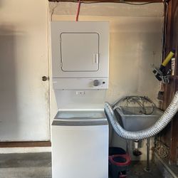 Whirlpool Stackable Washer Dryer