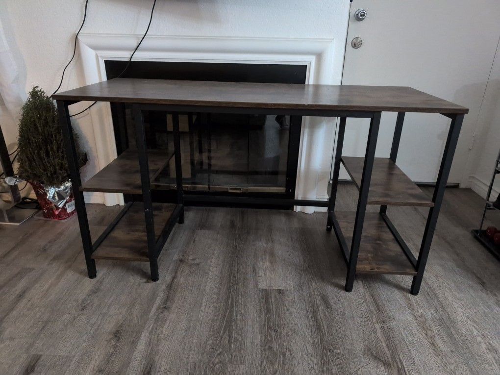 VASAGLE Industrial Style Desk With double shelves
