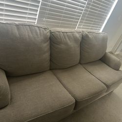 Couch/sofa In good condition FREE!!