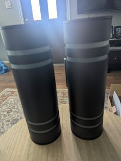2 Dusk to Dawn Wall Lights
