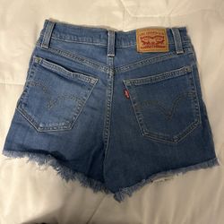 Levi’s High Rise Jean Shorts Medium Wash 