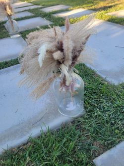 2 Glass Vases/jar