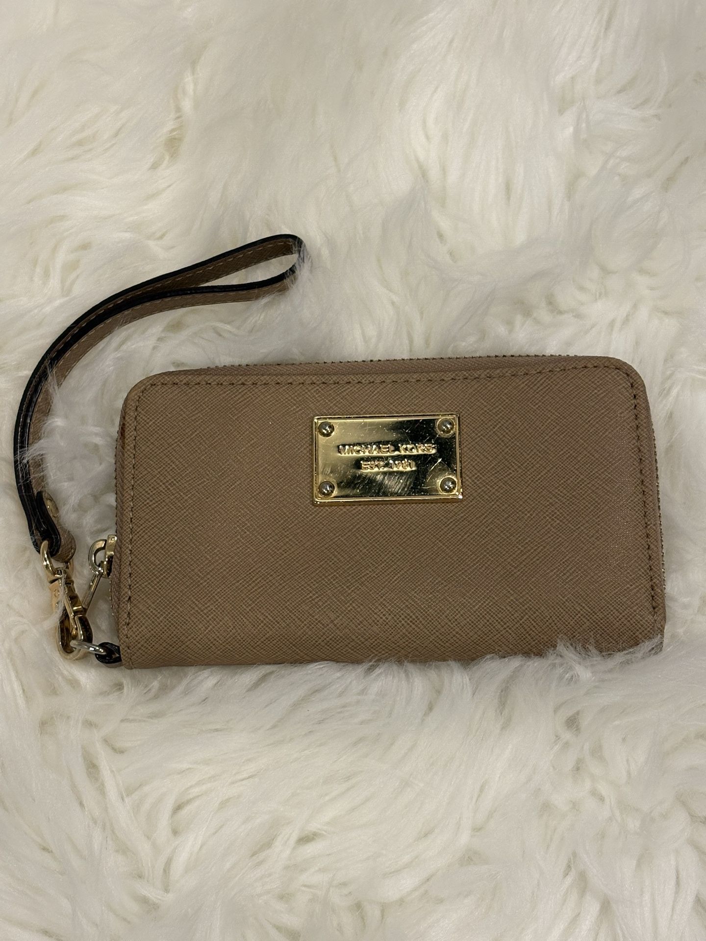 Michael Kors Beige Leather Zip Around Wristlet Wallet Square Metal Logo