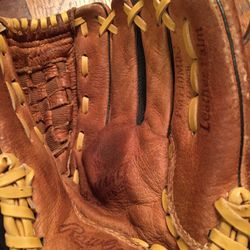 Rawlings Baseball  Glove
