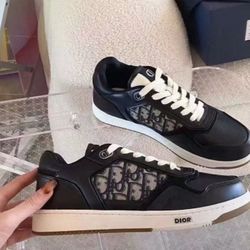 Cowhide fabric Comfortable and casual Low-top sneakers Unisex black
