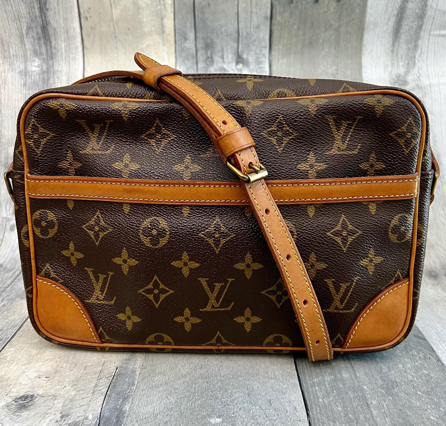 ✨🎁🎄Authentic Louis Vuitton Trocadero 