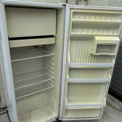 Free Apt Size Refidgerator