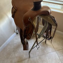Saddle