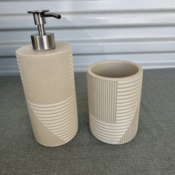 2 Pc Bathroom Decor - Model Home Decor 