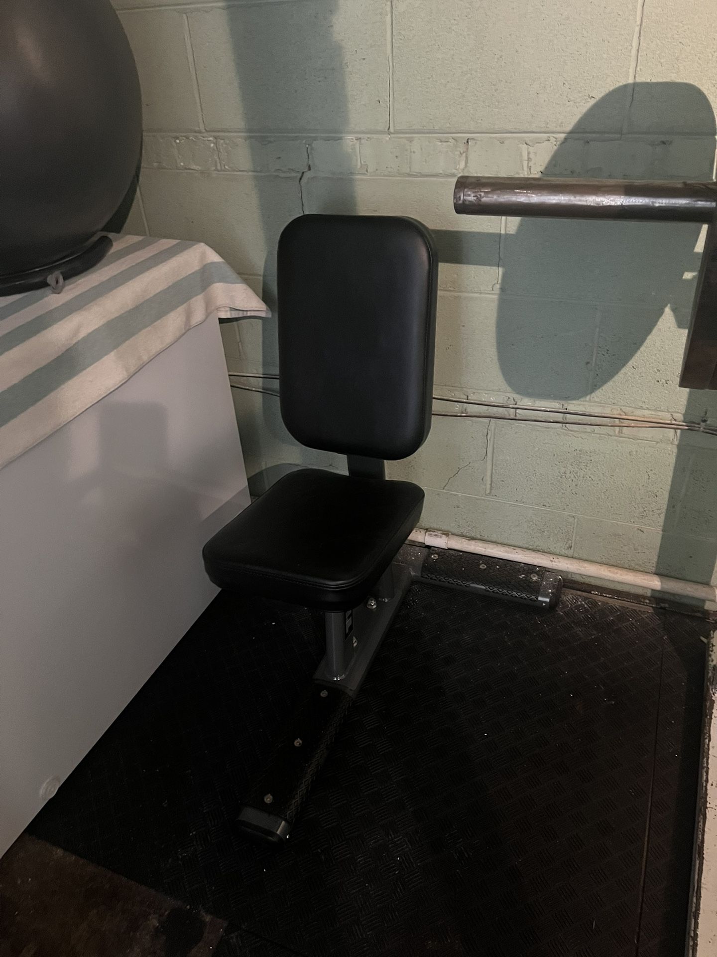 TKO Upright Bench