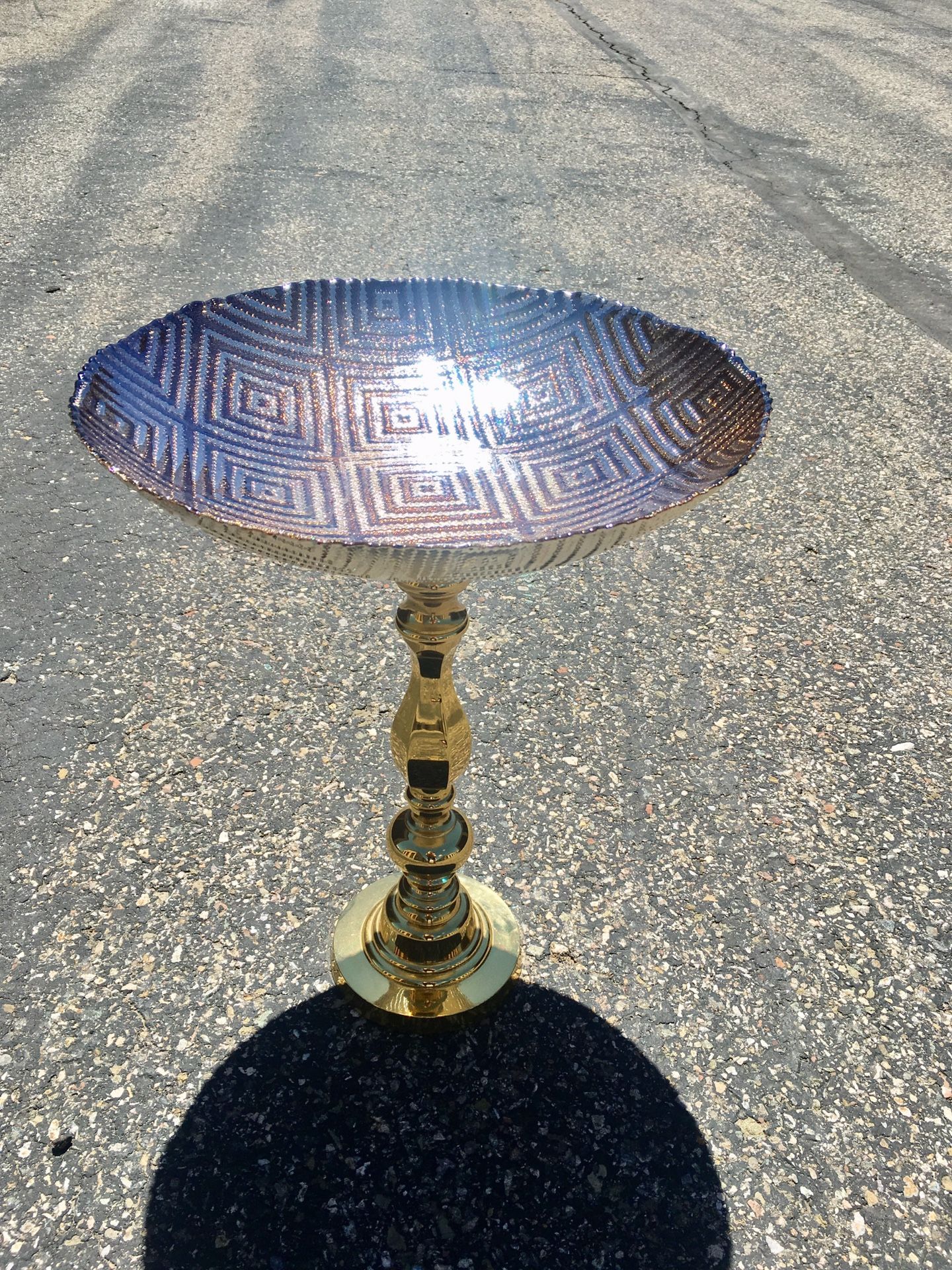 Bird Bath Brown and Gold Squared pattern glass bowl with tall gold metal stand!