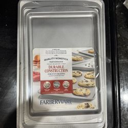 Farberware Nonstick Bakeware 3-Piece Cookie Pan Set, Gray