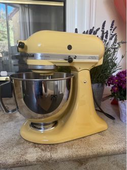 KitchenAid Artisan Series 5 Quart Tilt Head Stand Mixer KSM150PSMY - MAGESTIC YELLOW