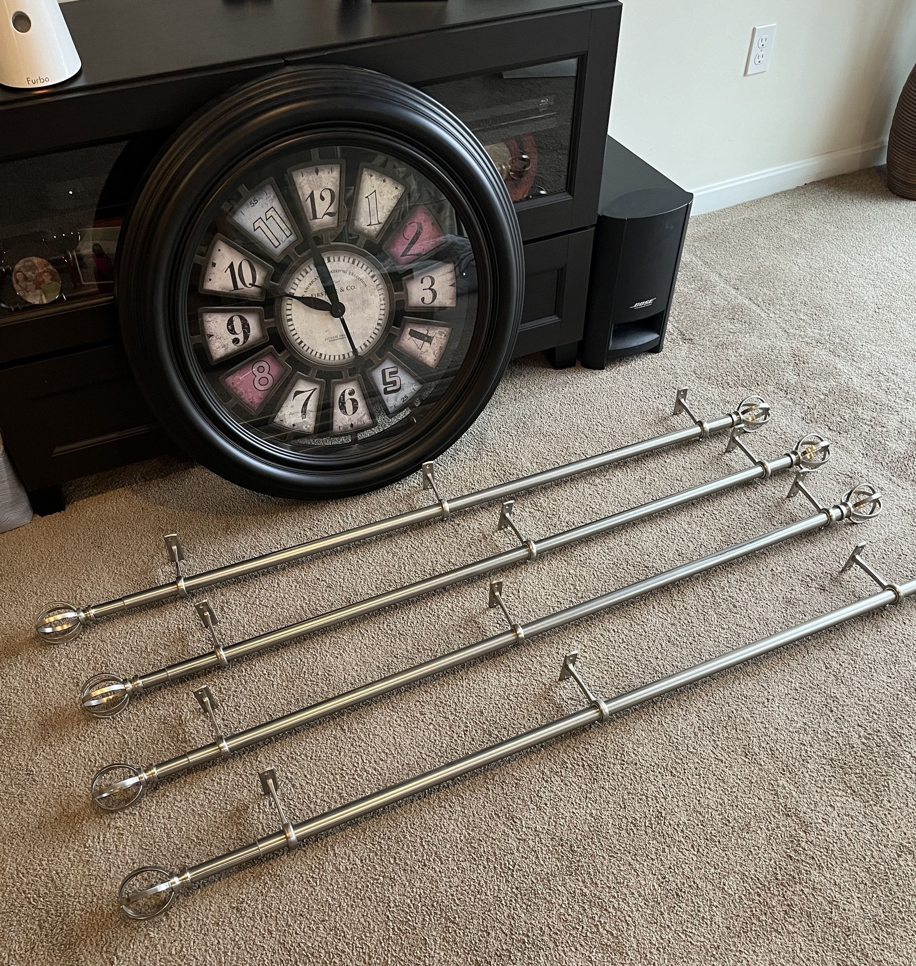 Clock & 4 Curtain/sliding Door  Rods (4-8ft Expandable) 