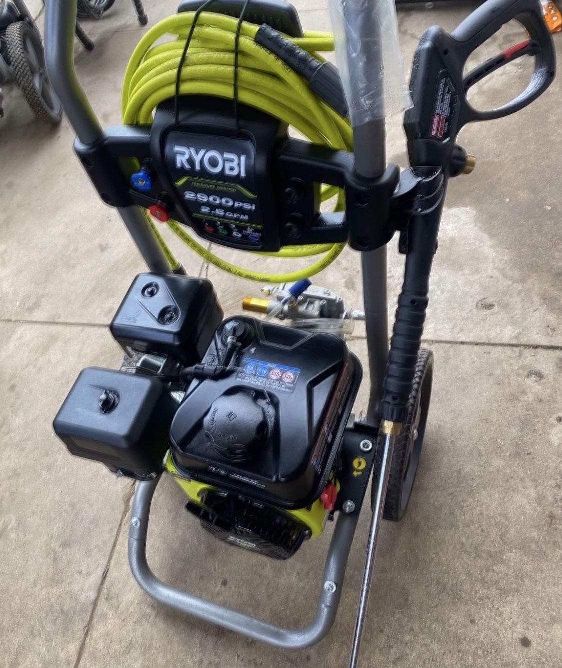 RYOBI 2900 PSI 2.5 GPM Cold Water Gas Pressure Washer